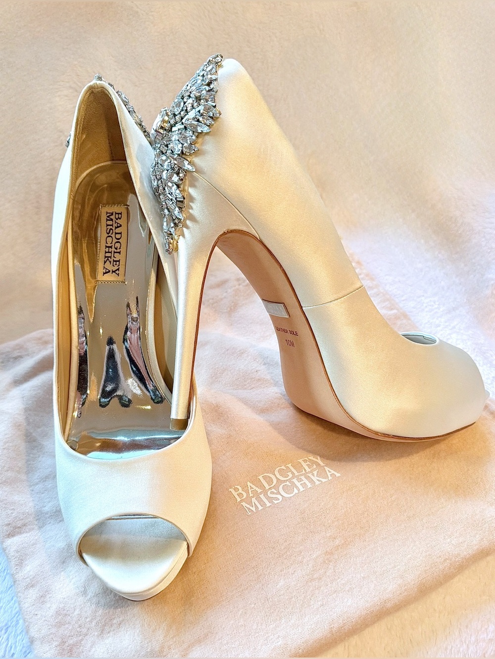 Badgley Mischka Kiara Ivory Satin Crystal Pumps Size 10